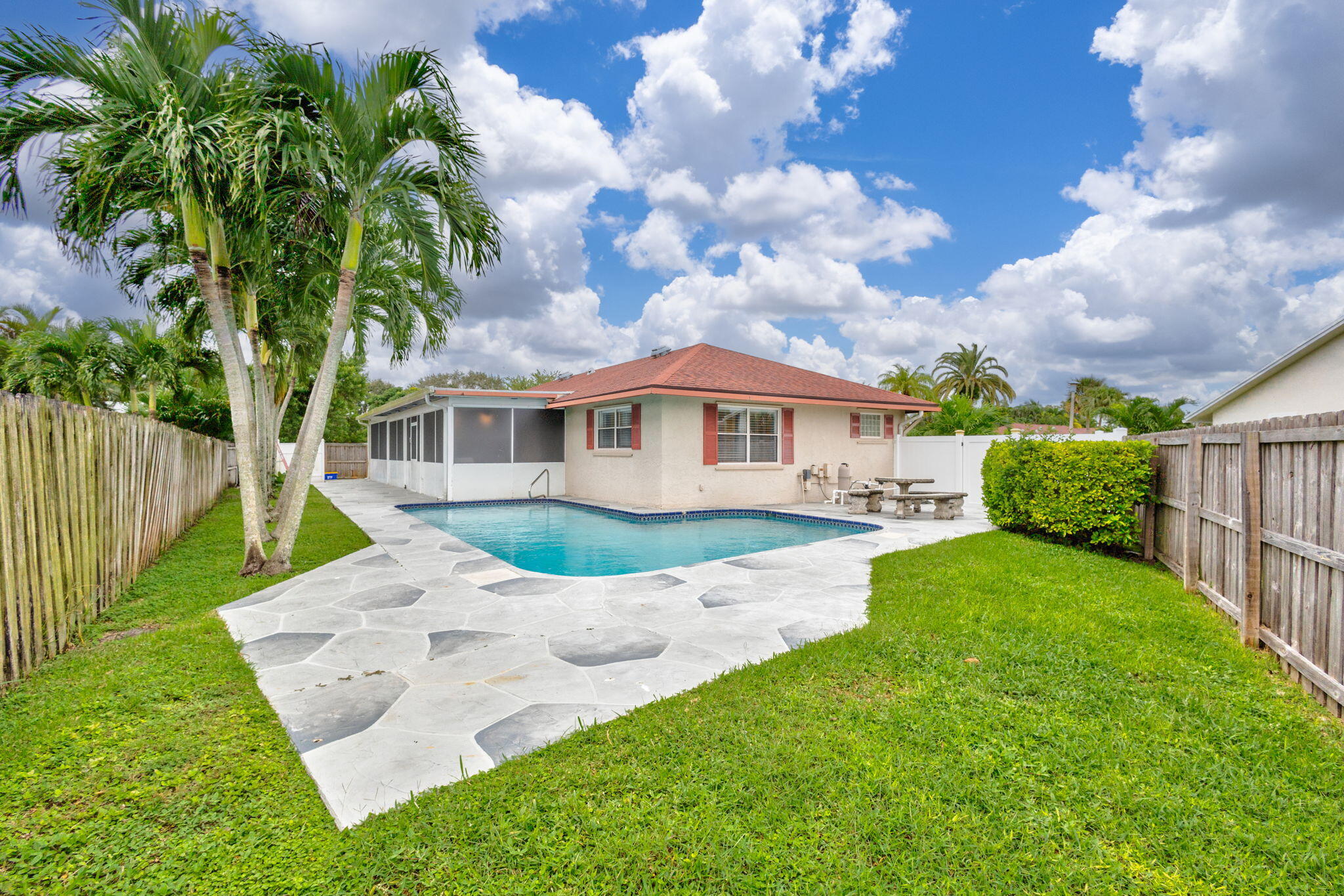 1294 Larch Way Way
