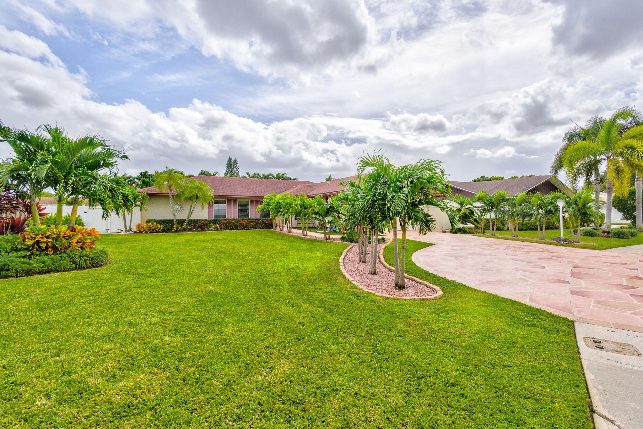1294 Larch Way Way