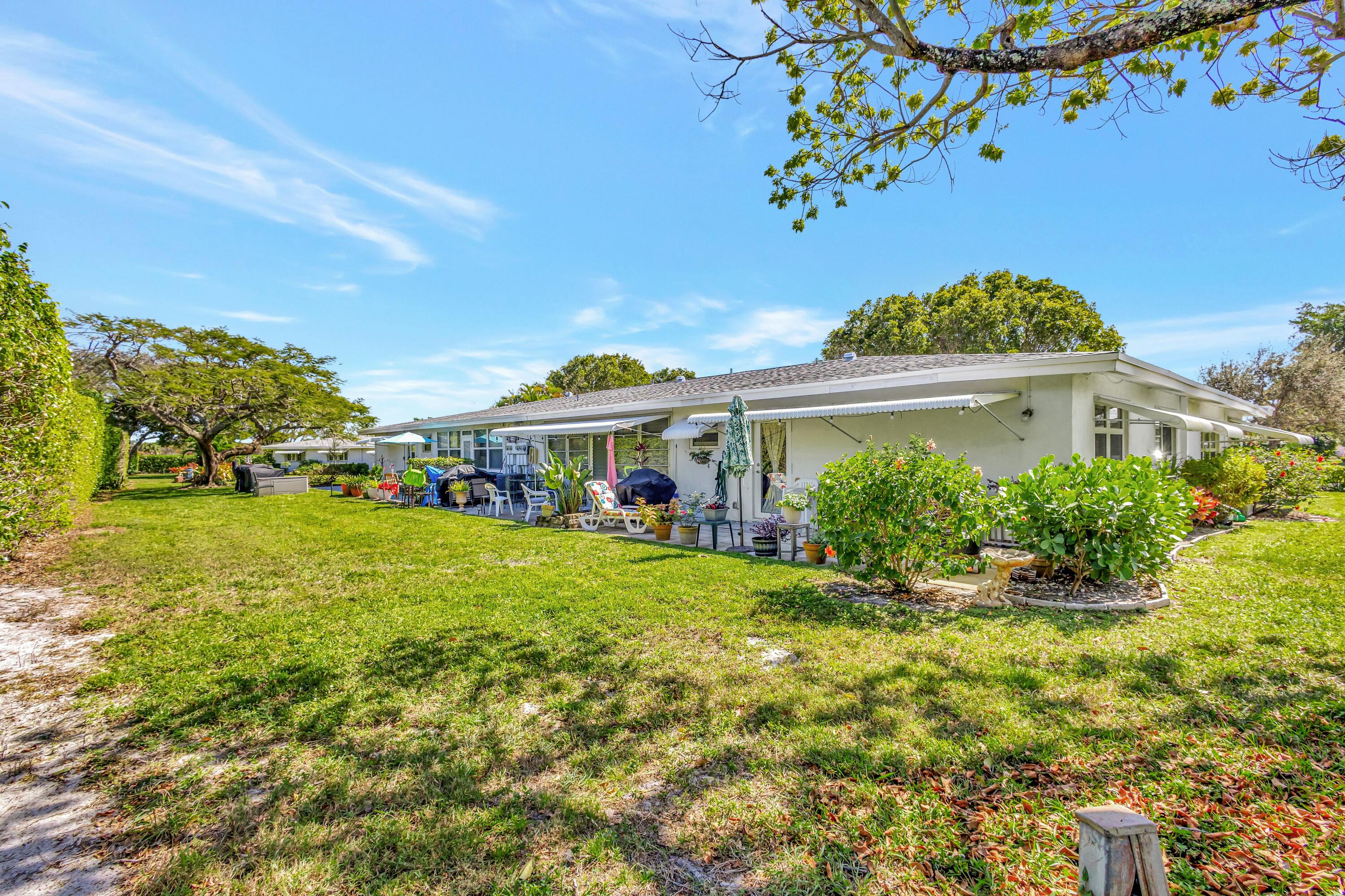 1053 N Oakridge Circle