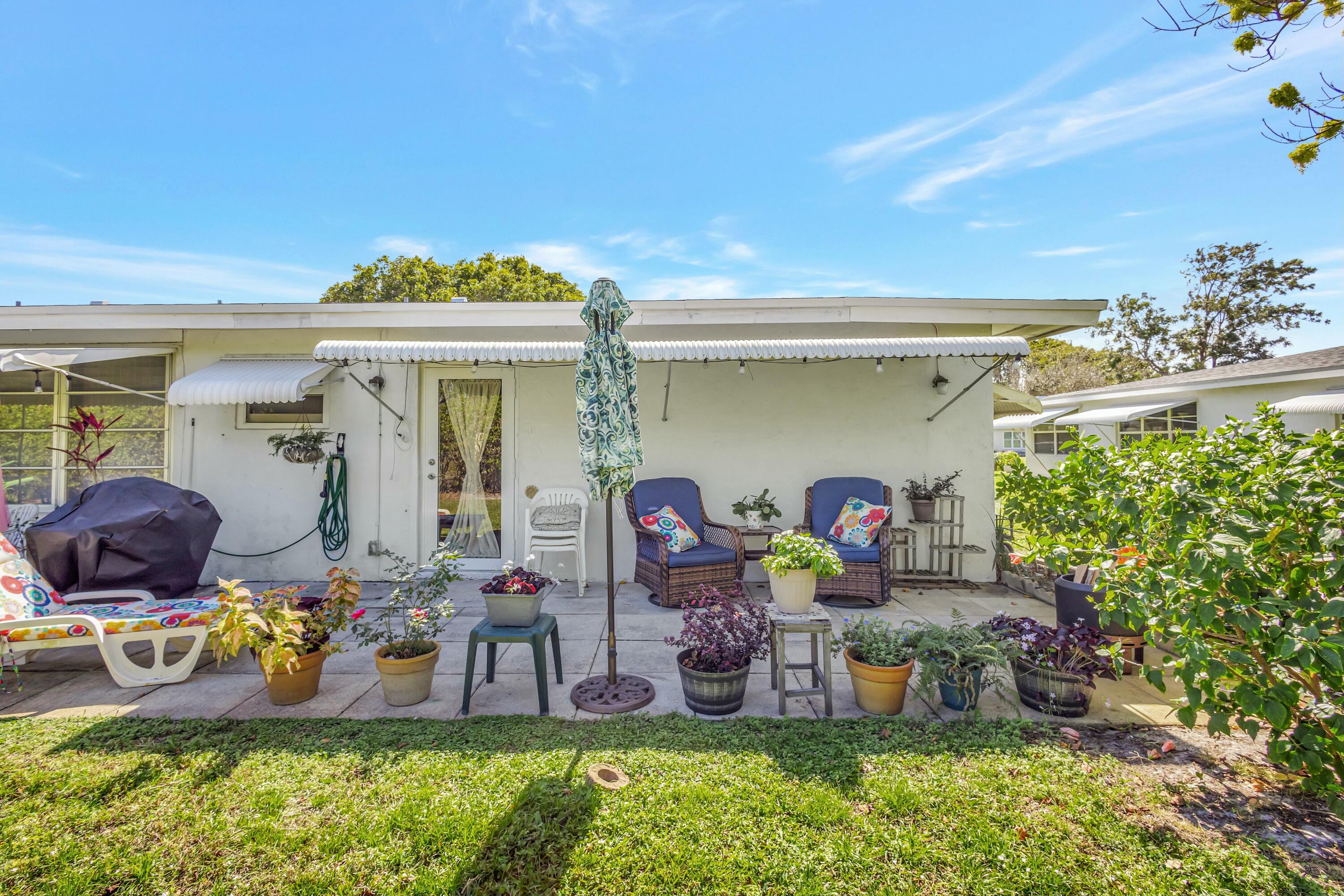 1053 N Oakridge Circle