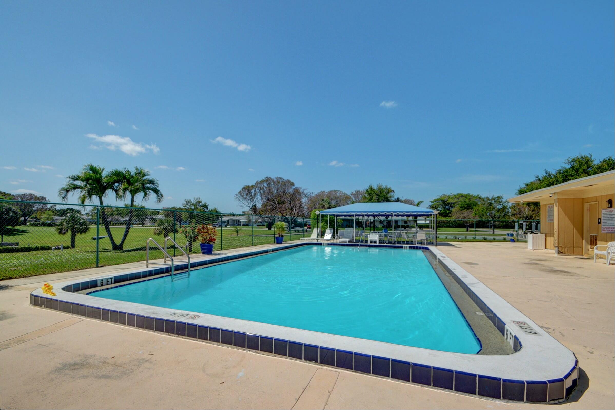 1053 N Oakridge Circle