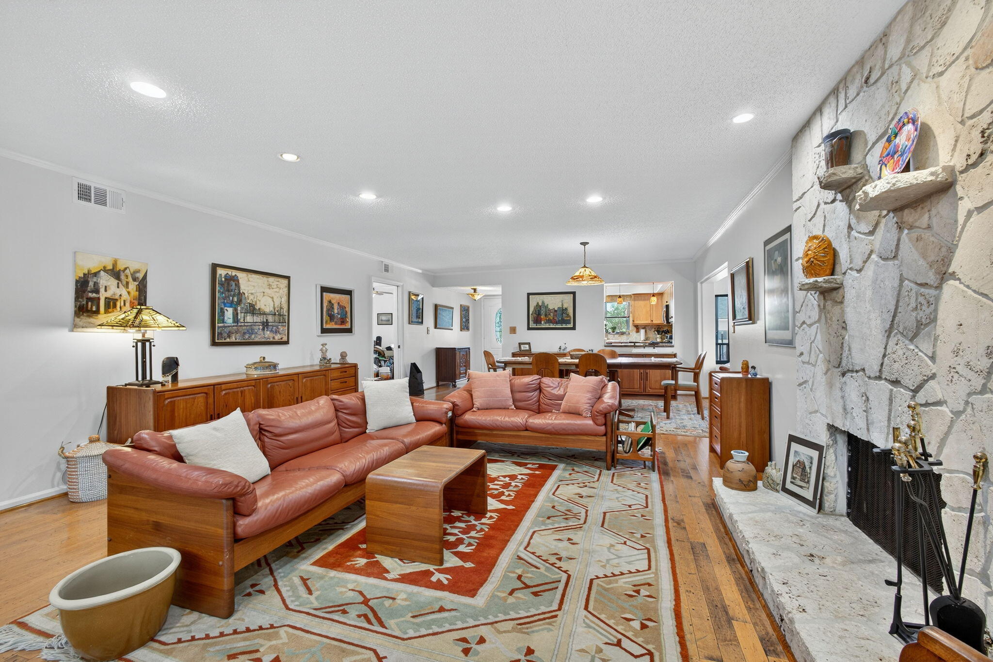 704 Clubhouse Circle