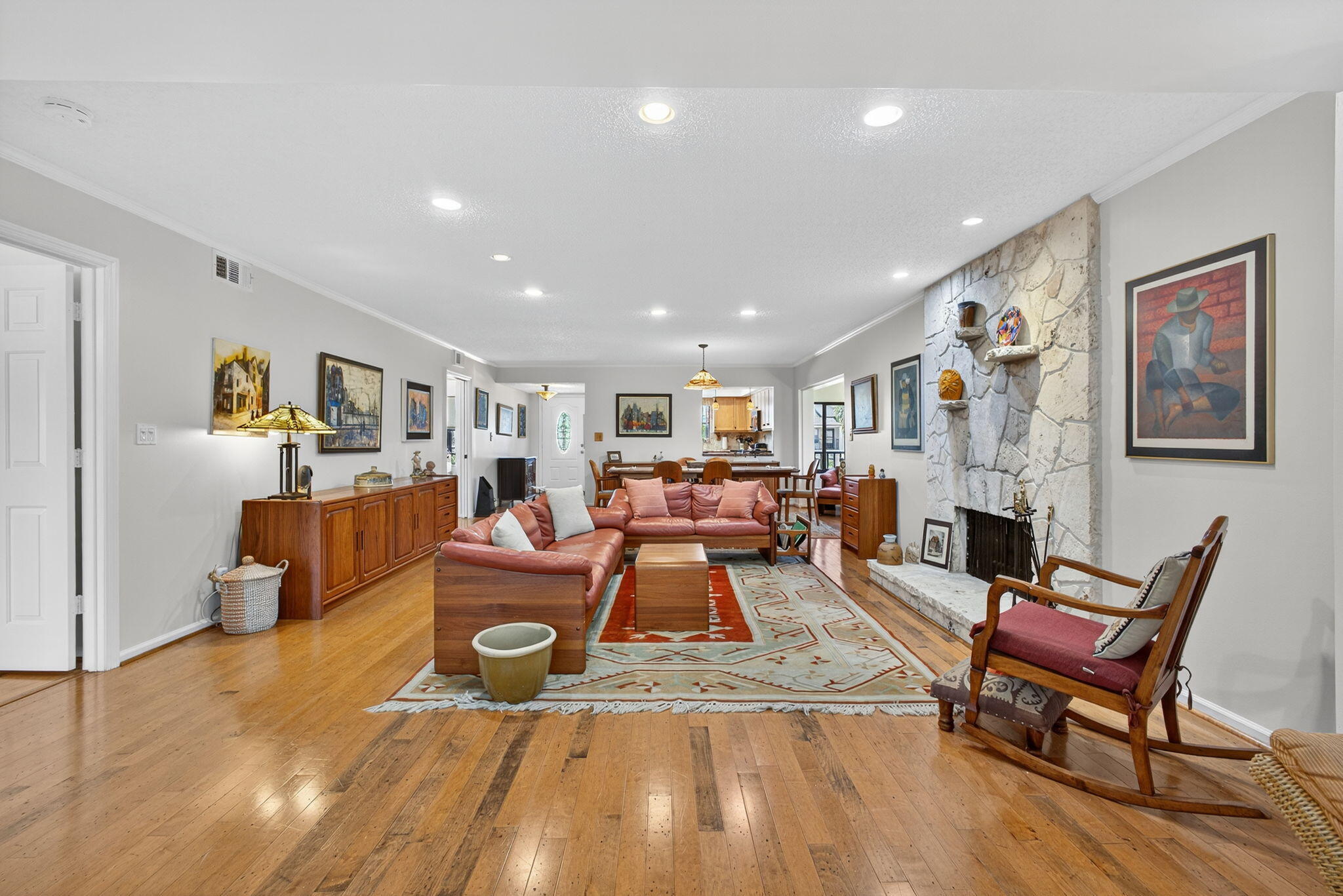 704 Clubhouse Circle