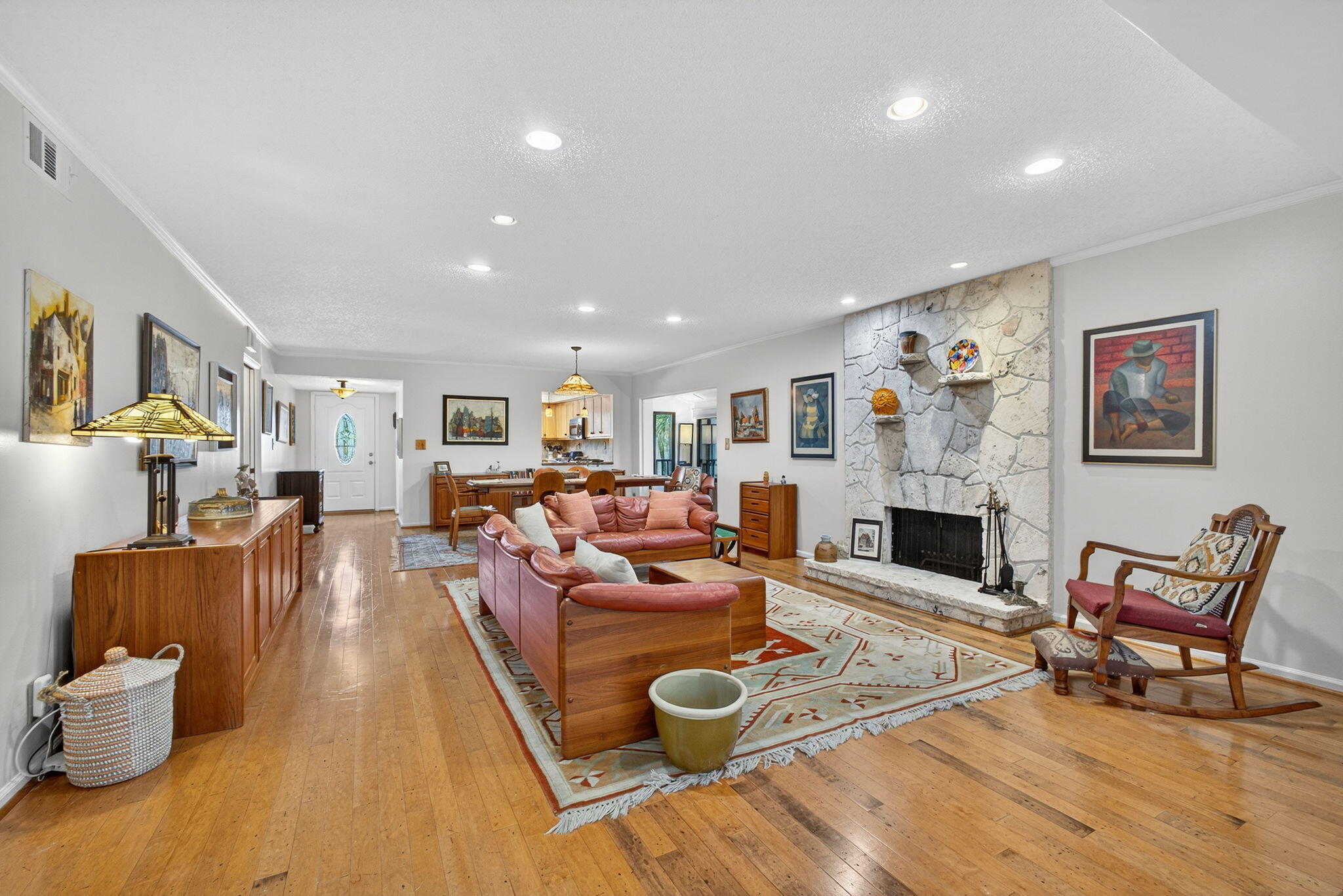 704 Clubhouse Circle