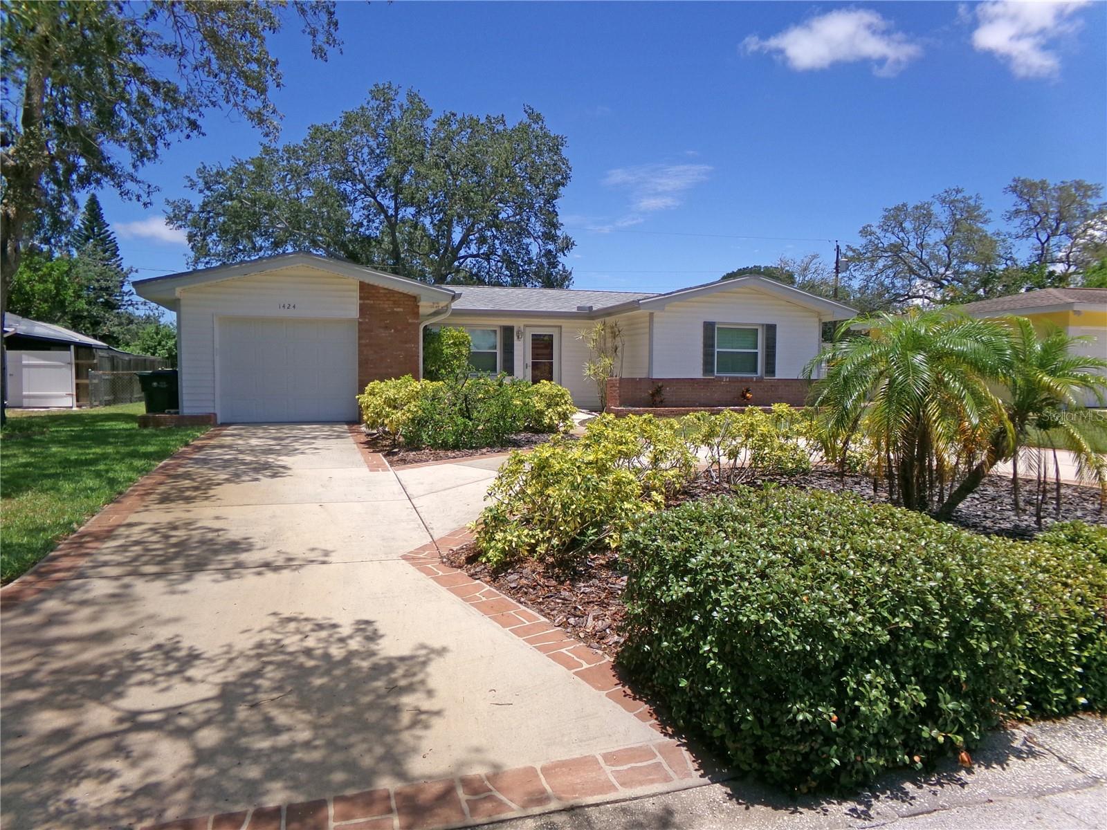 1424 DARTMOUTH DR