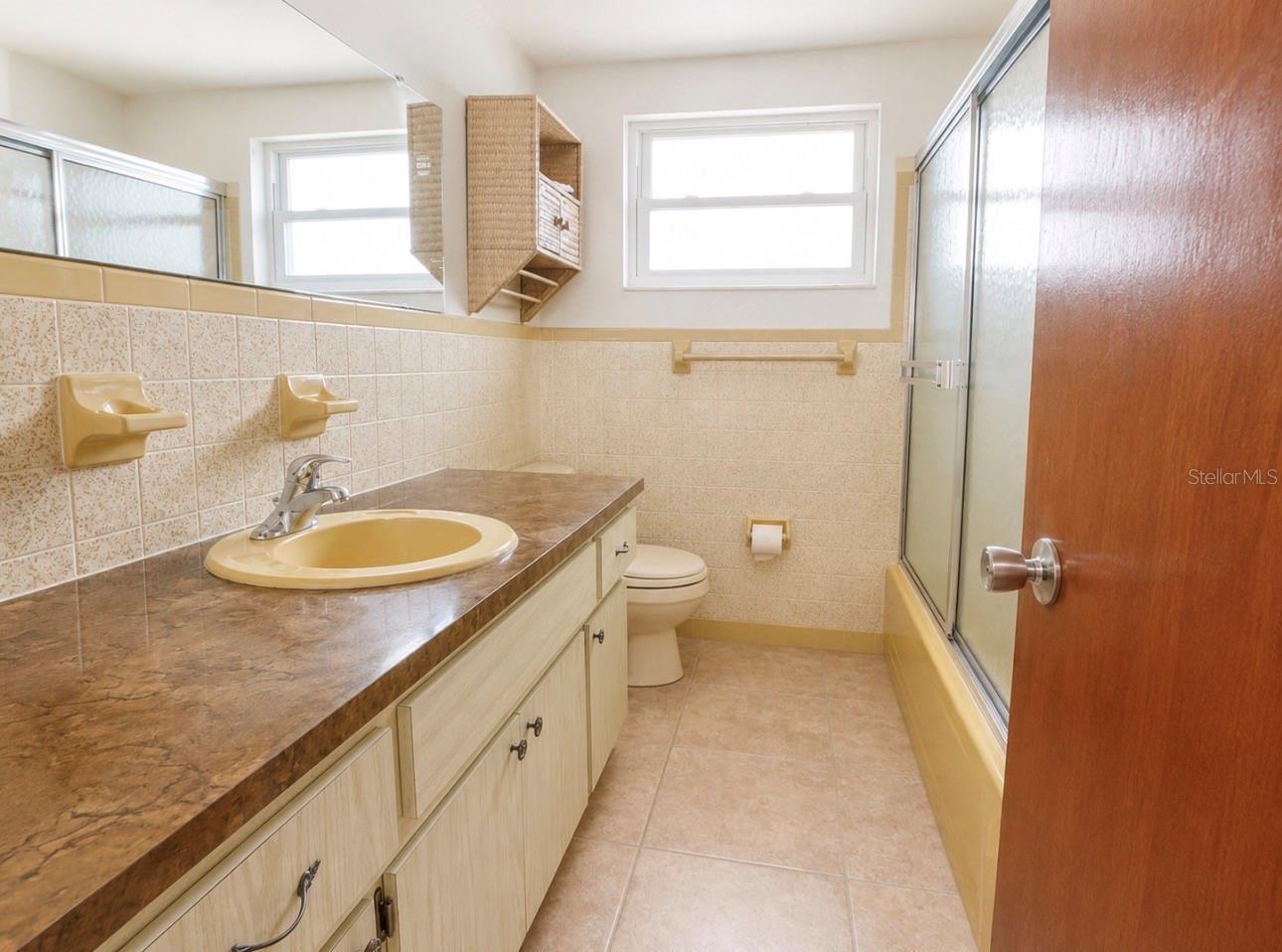 5617 CANOSA DR