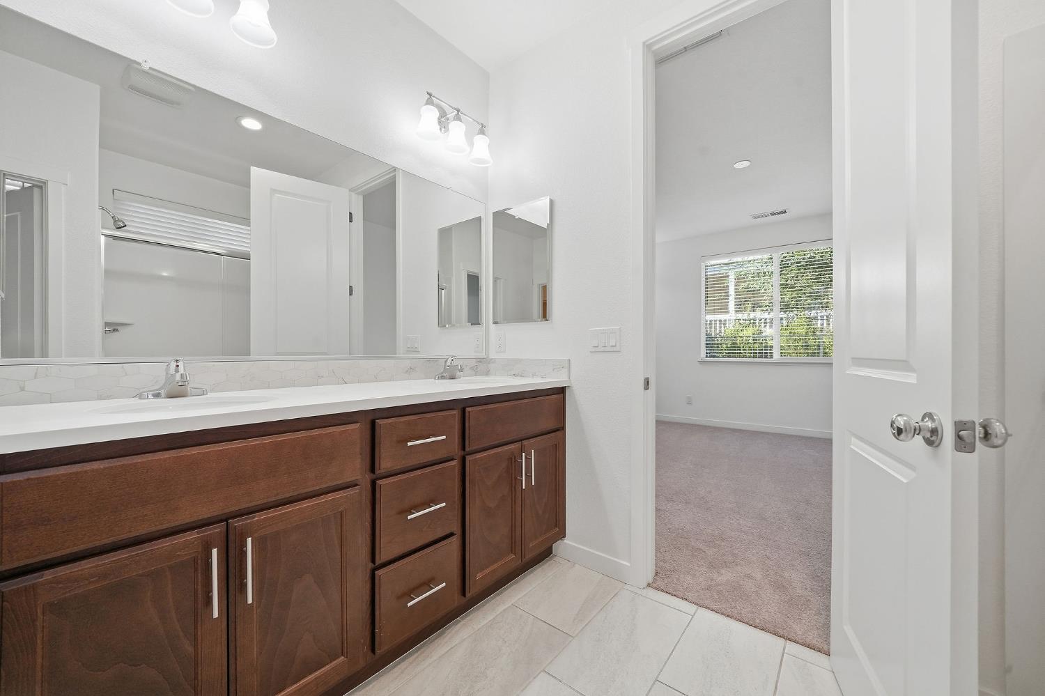 520 Spyglass Cir