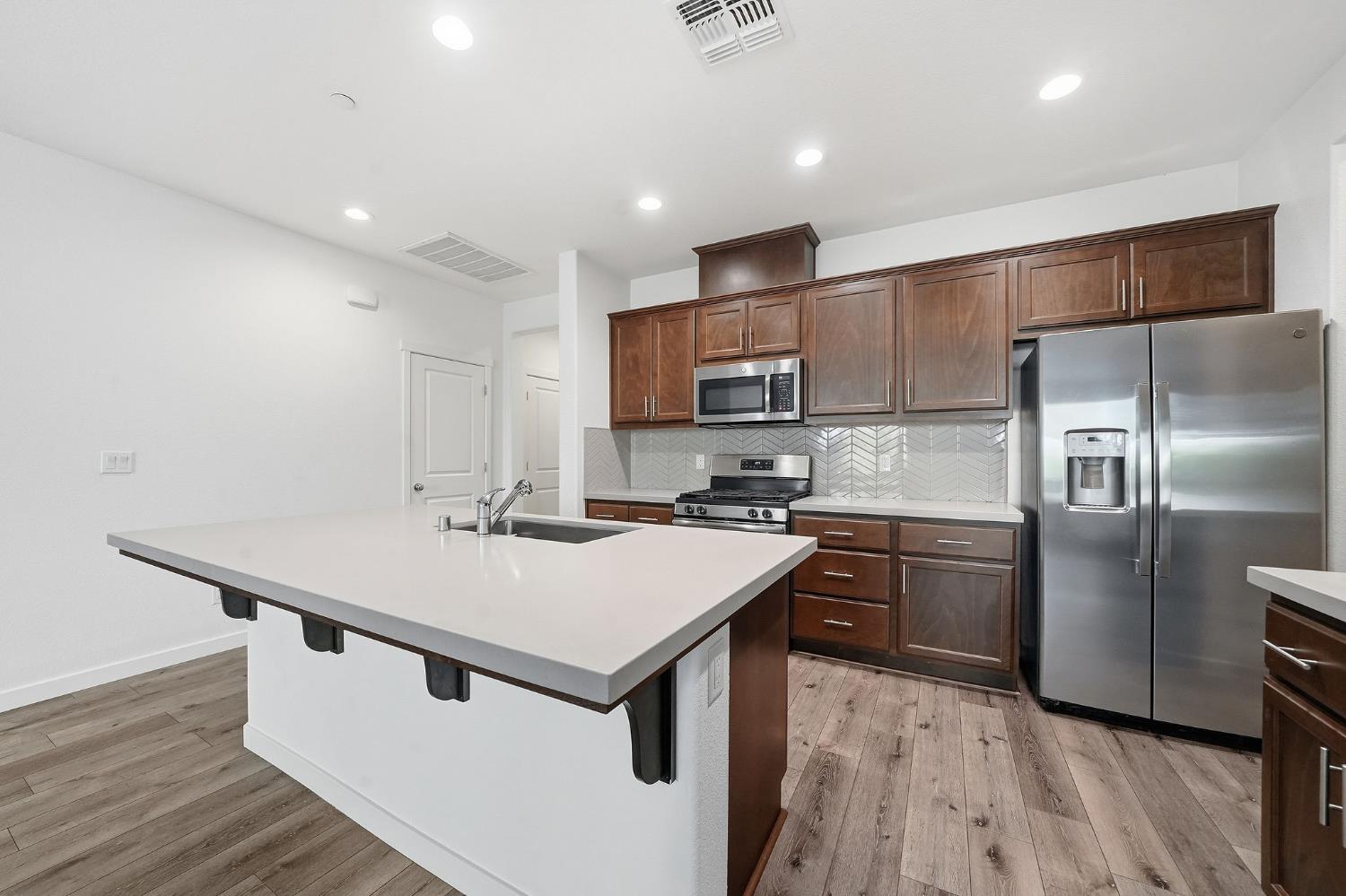 520 Spyglass Cir