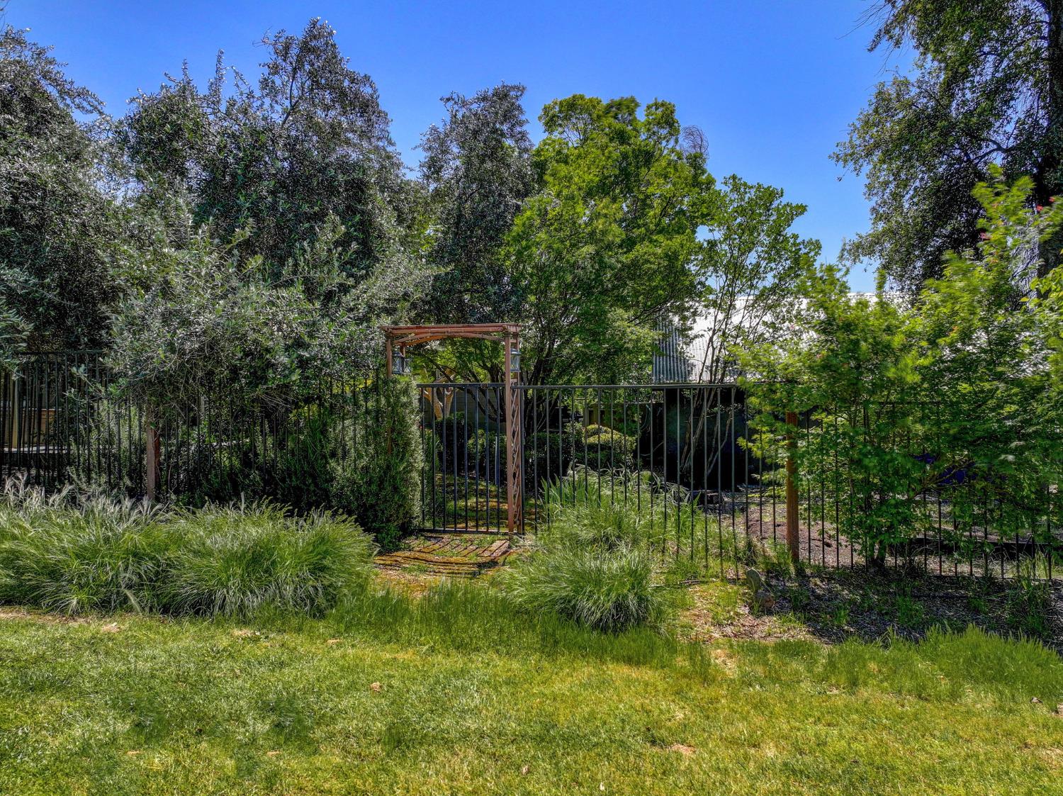 701 Selkirk Ranch