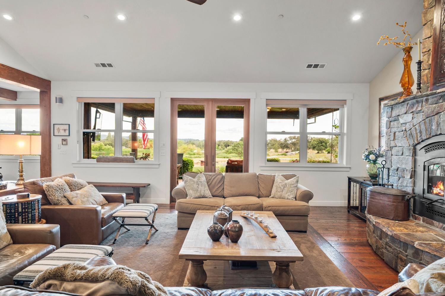 1416 Lakeside Drive