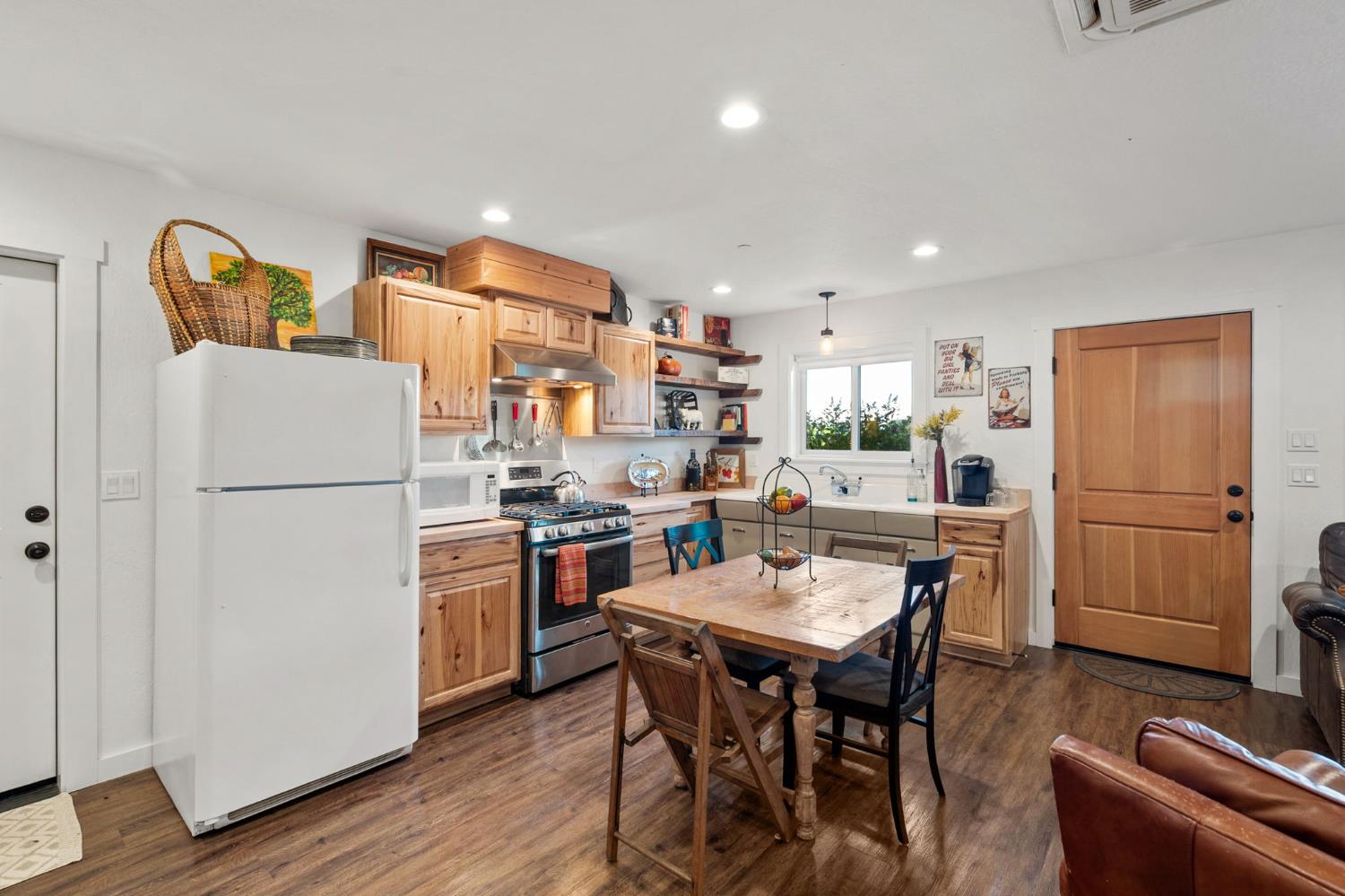 1416 Lakeside Drive