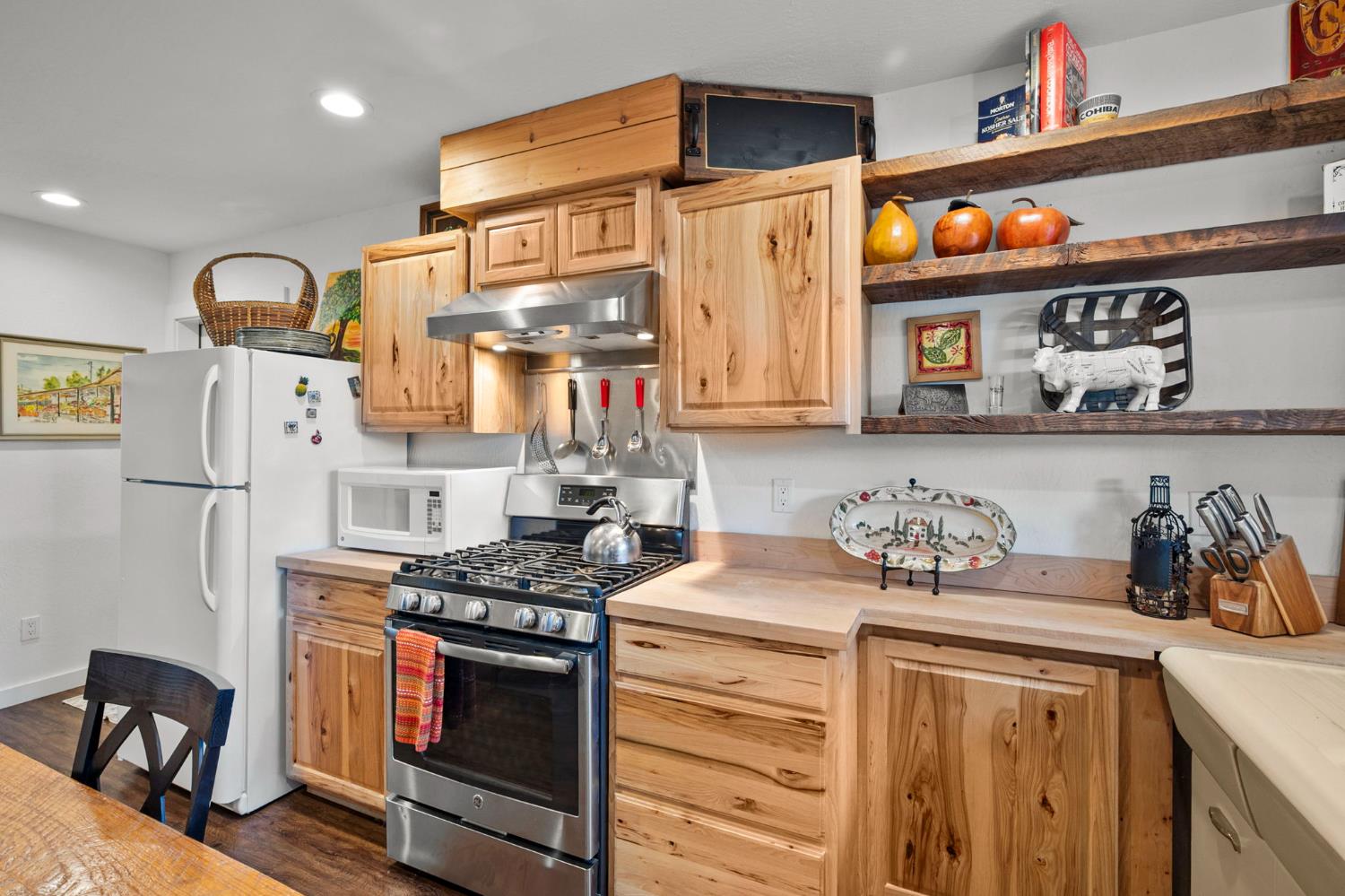 1416 Lakeside Drive