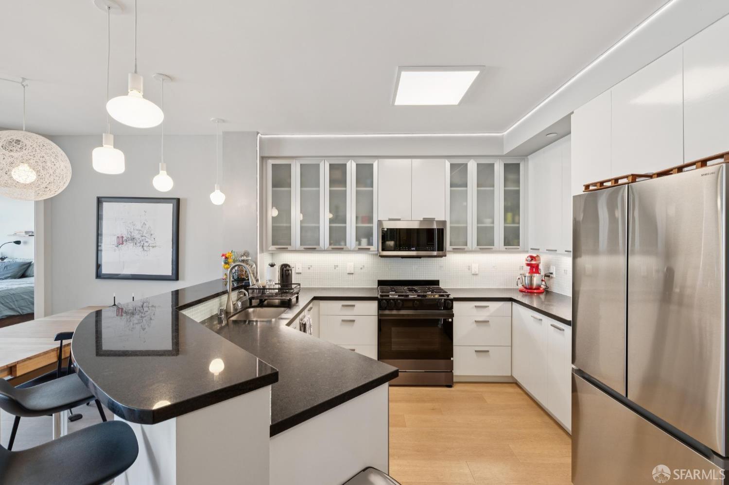 170 King Street # 1127