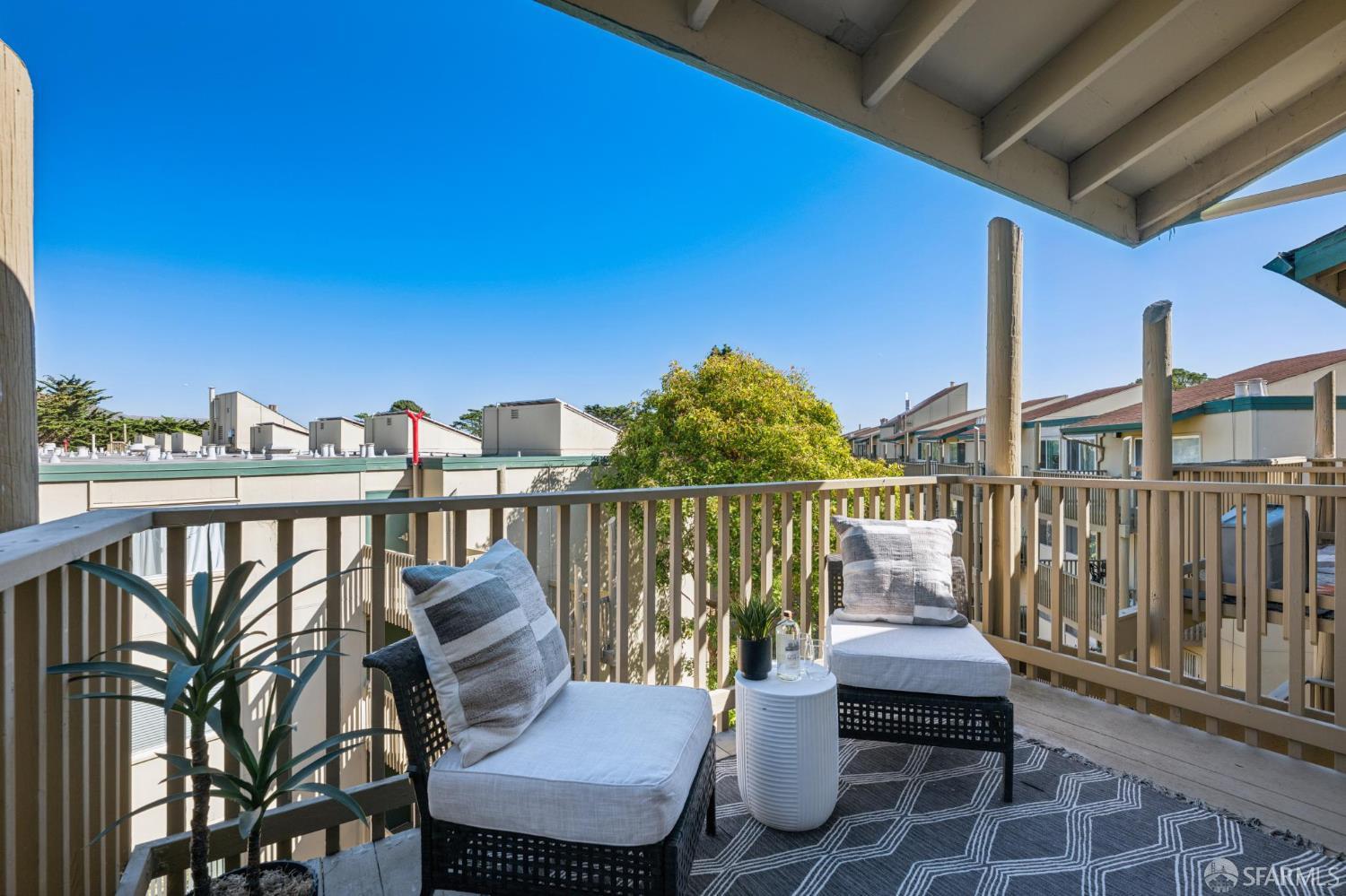 381 Half Moon Lane # 312