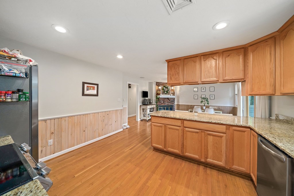 16 Summer Lane