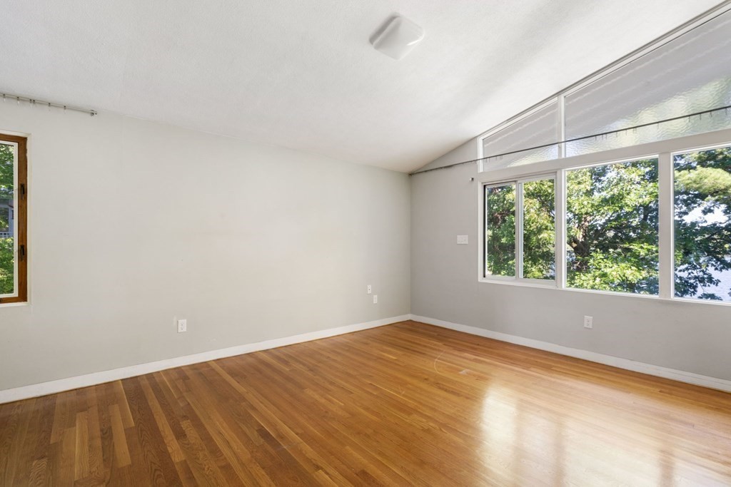 7 Bacon St