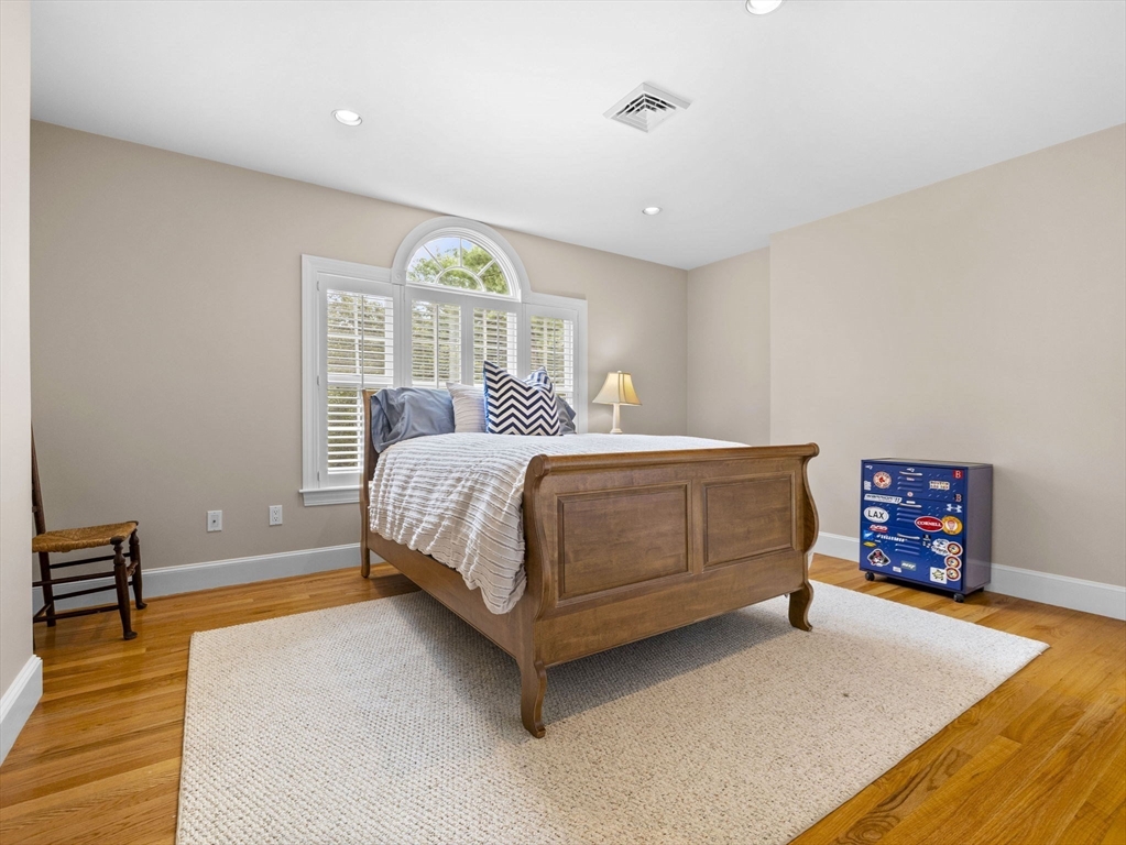 5 Greenbough Lane