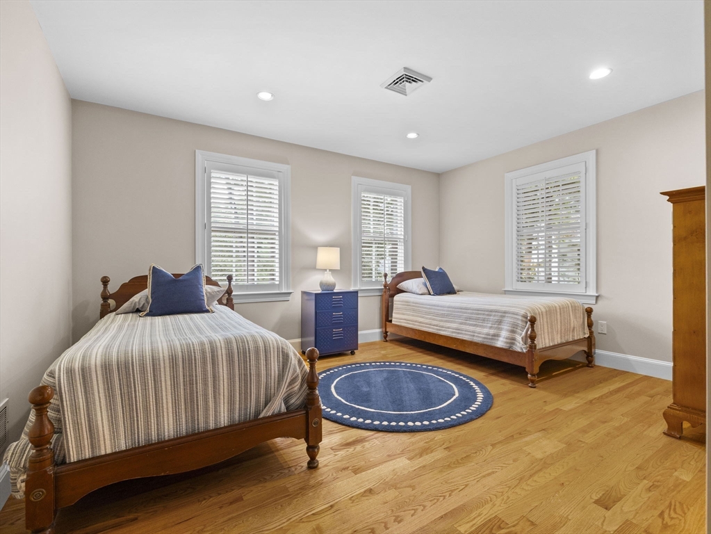 5 Greenbough Lane