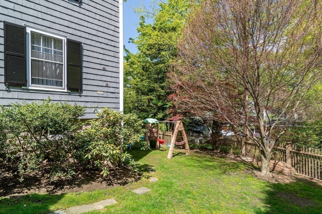 25 Glen Road