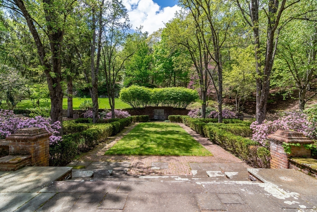 200 Pond Road
