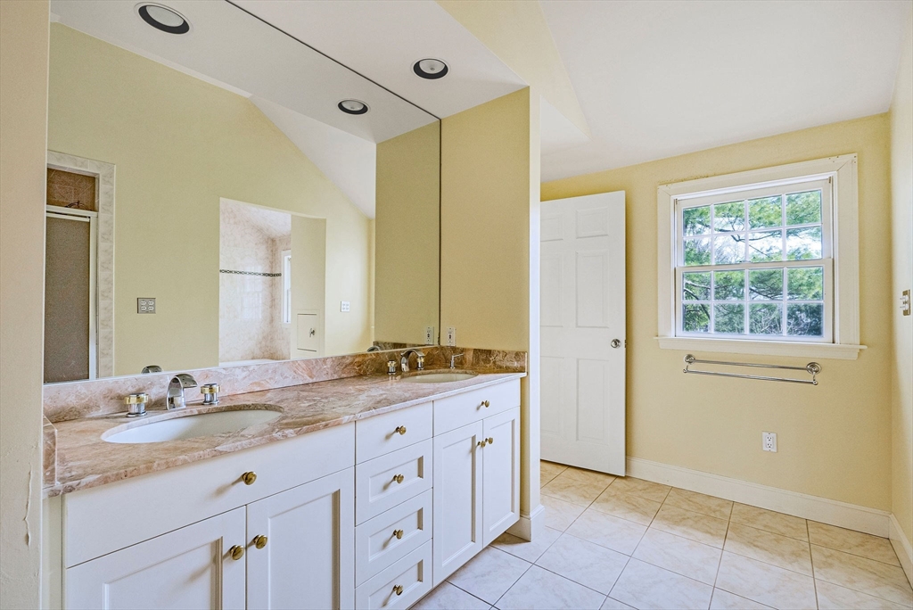 11 Wachusett Rd # 1