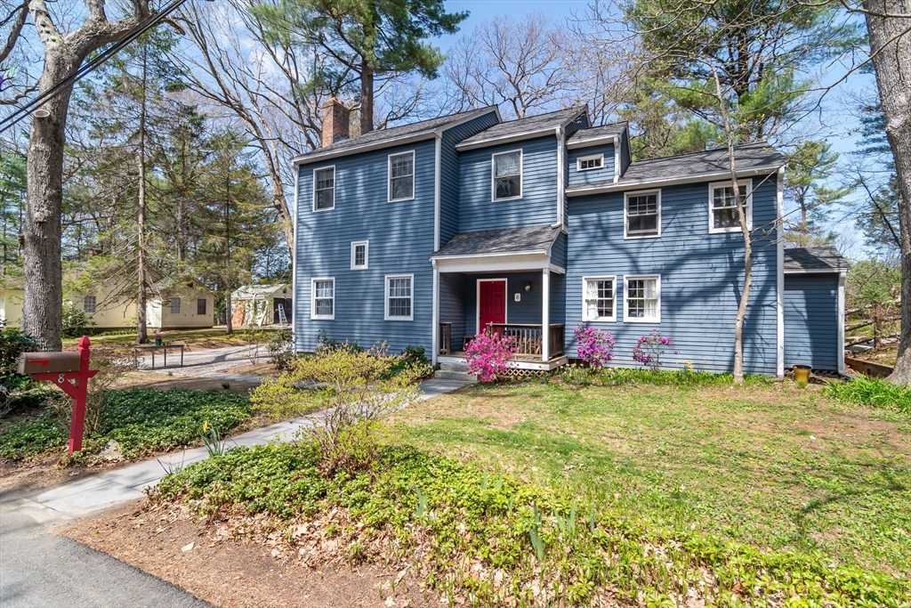 8 Meeting House Hill Rd