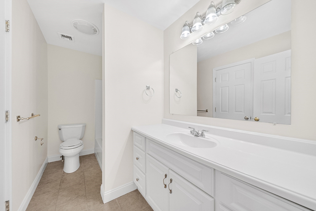 132 Howe St # B