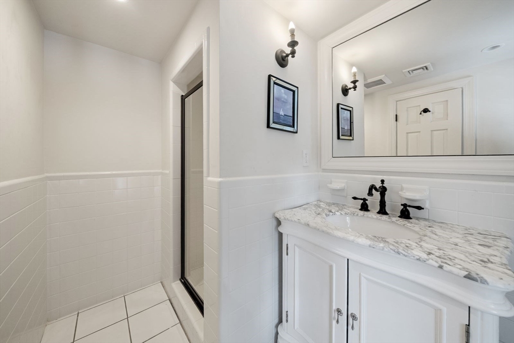 25 Longmeadow Road