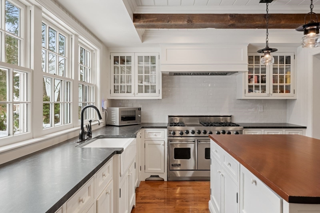 25 Longmeadow Road