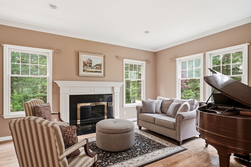 6 Nokomis Way
