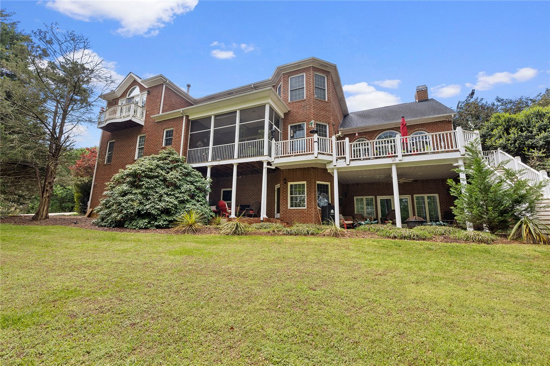 103 Country Walk Circle