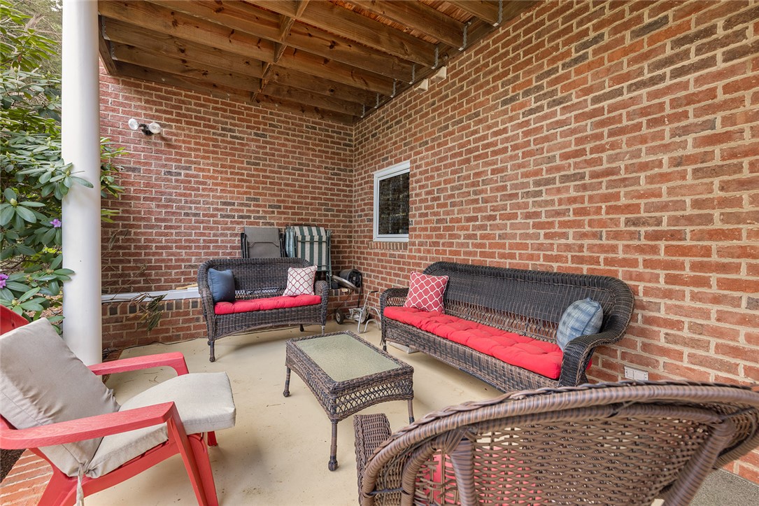 103 Country Walk Circle