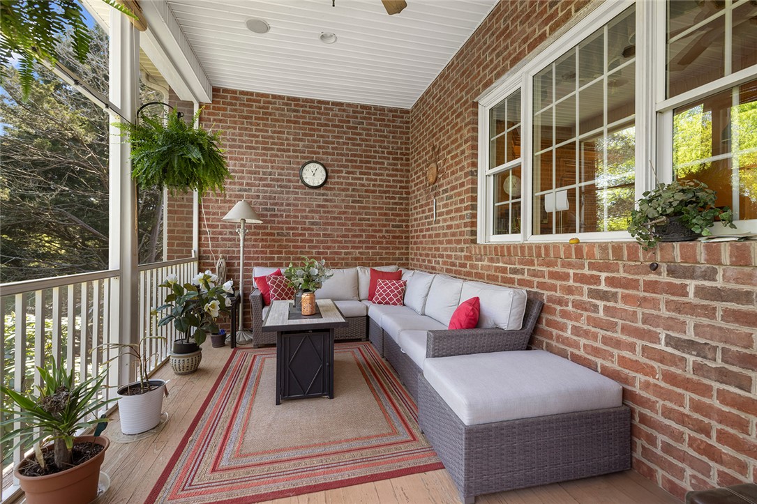 103 Country Walk Circle