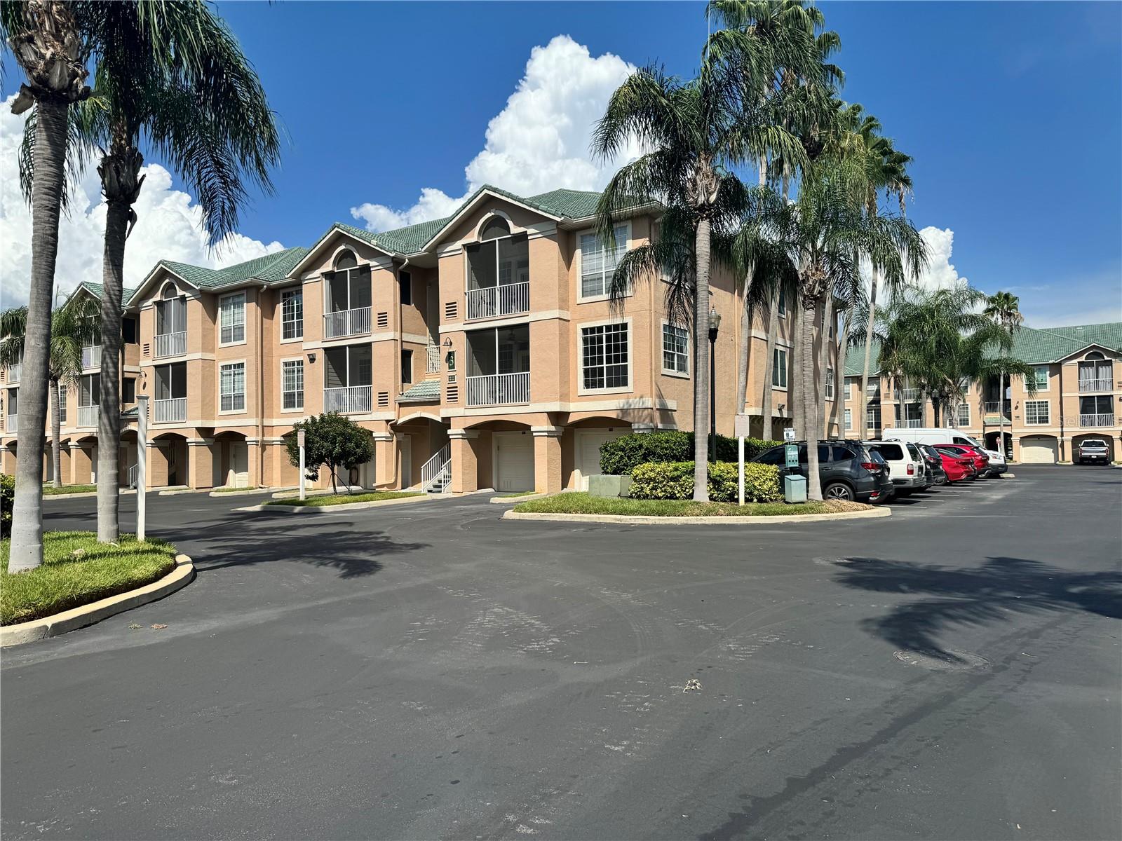 1215 BAY CLUB CIR