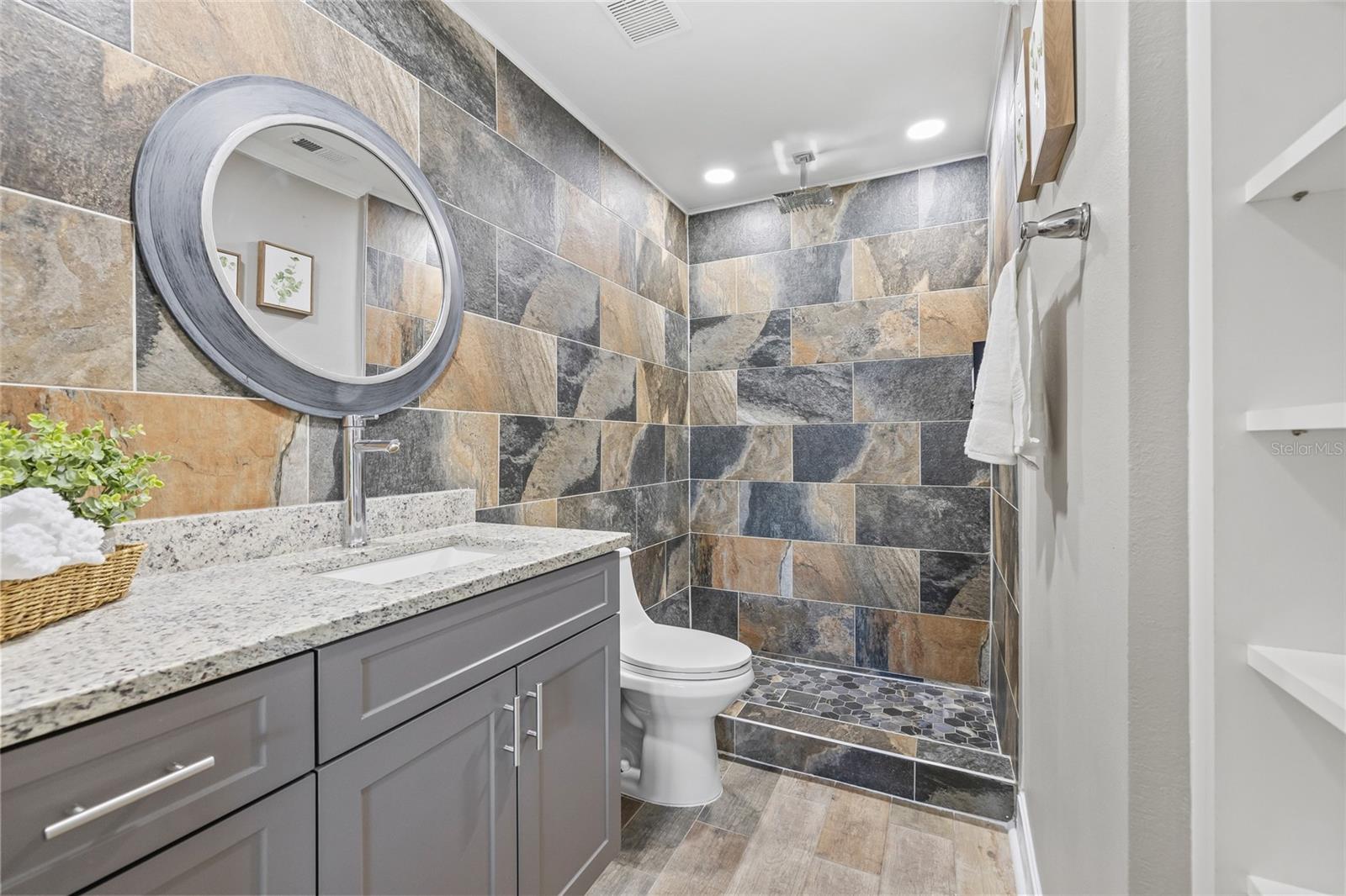 7343 BROOKVIEW CIR