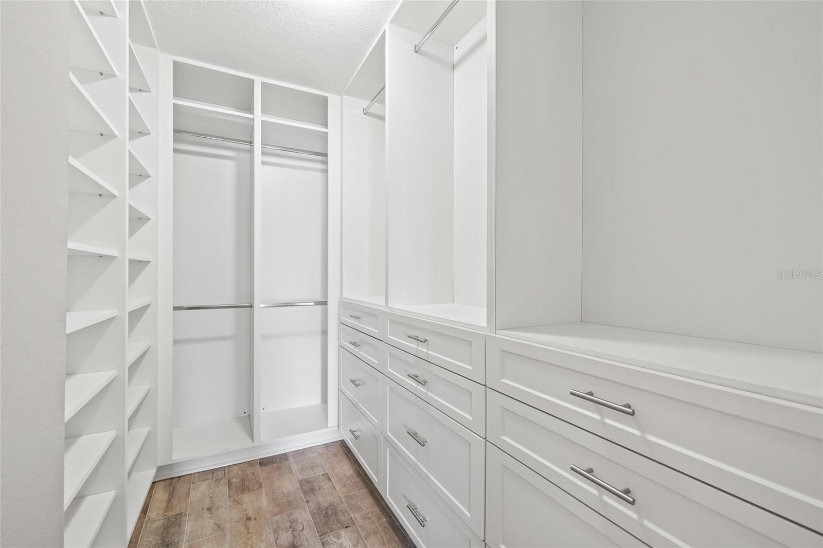 7343 BROOKVIEW CIR
