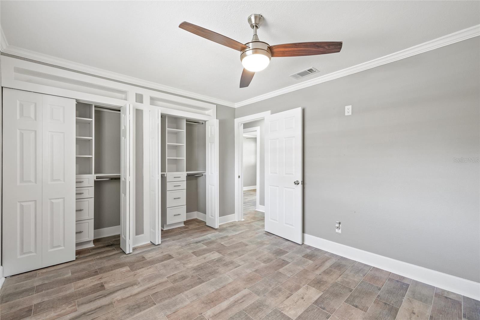 7343 BROOKVIEW CIR