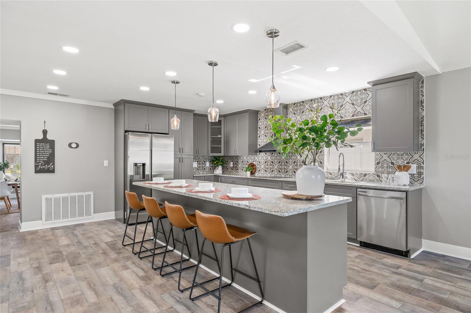 7343 BROOKVIEW CIR