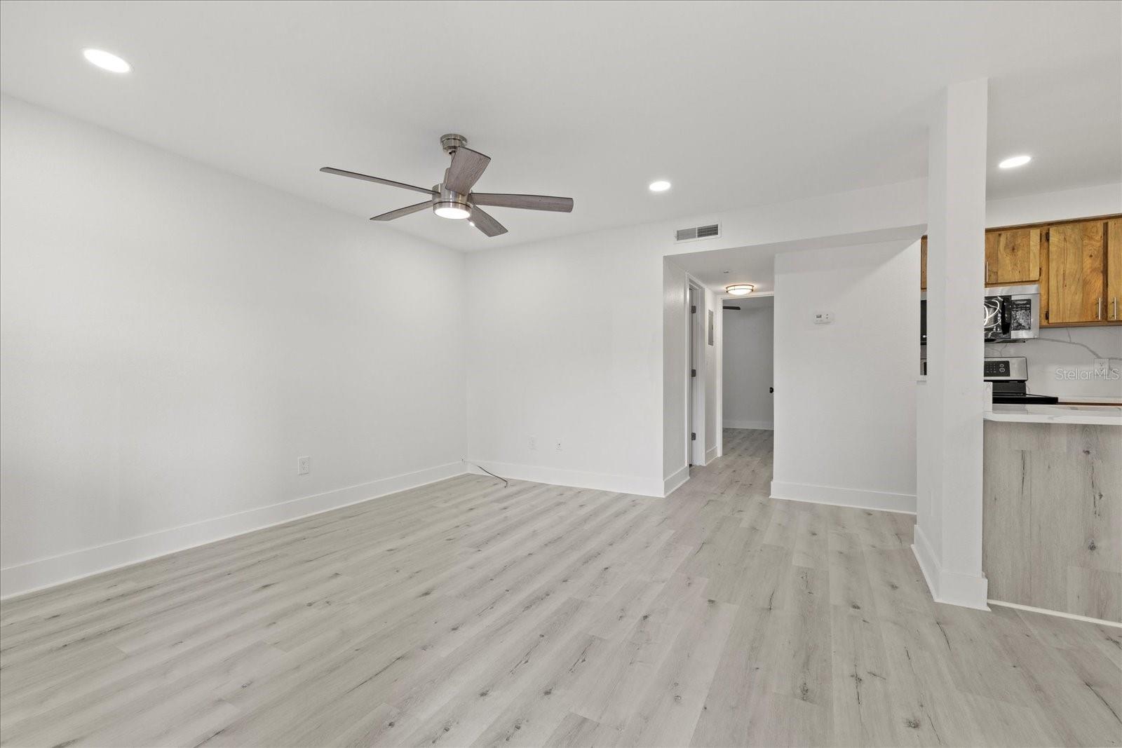 525 S LINCOLN AVE #B108