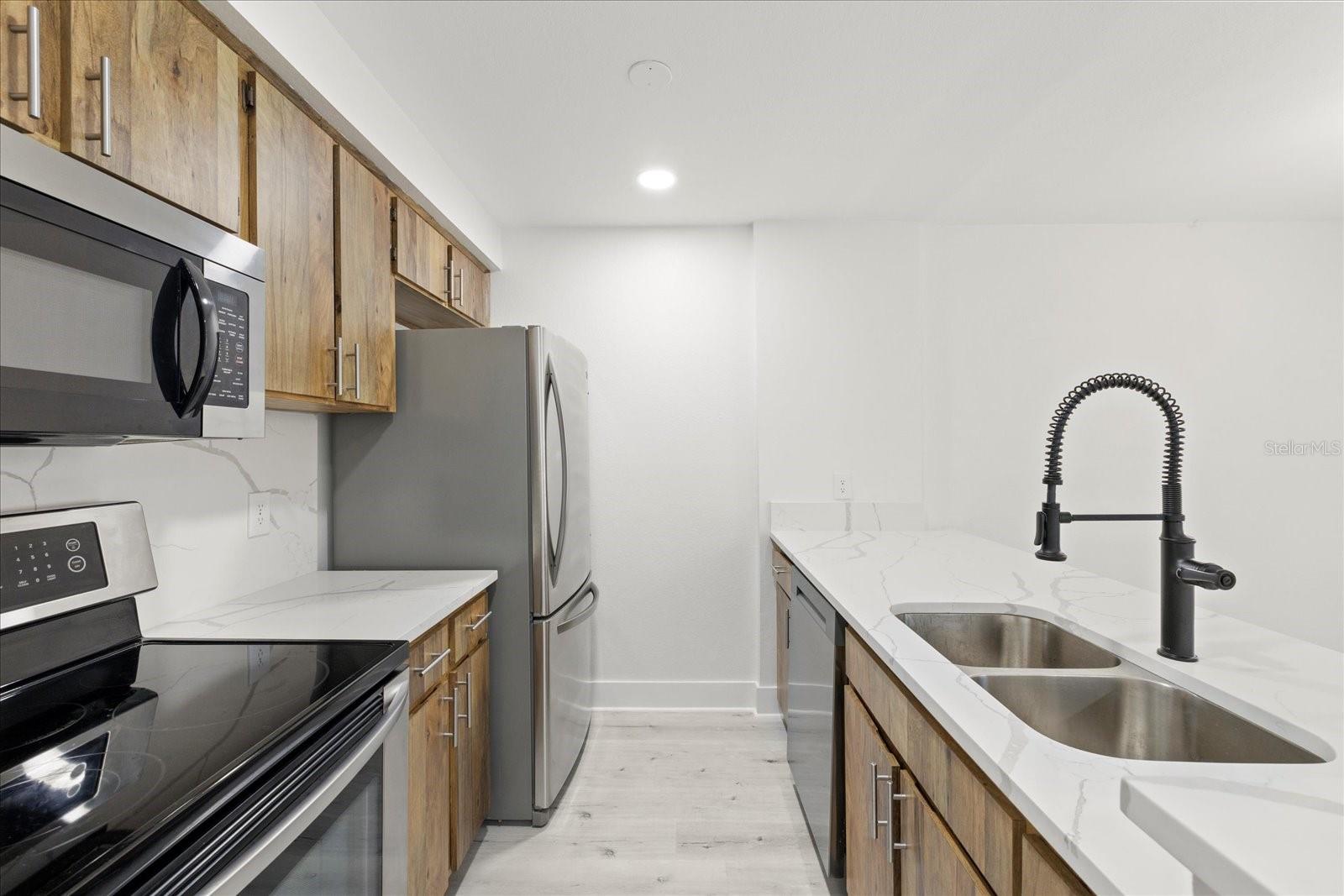 525 S LINCOLN AVE #B108