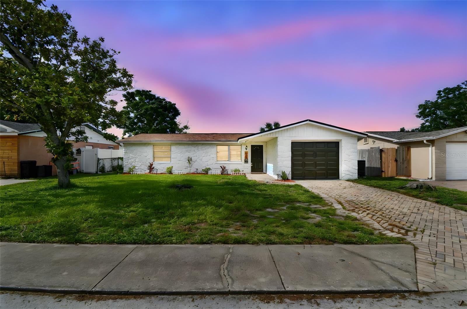 7020 IVANHOE DR