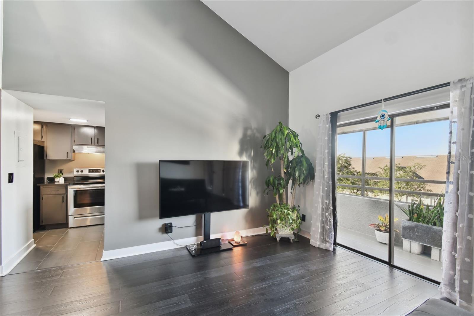 13612 S VILLAGE DR #5311