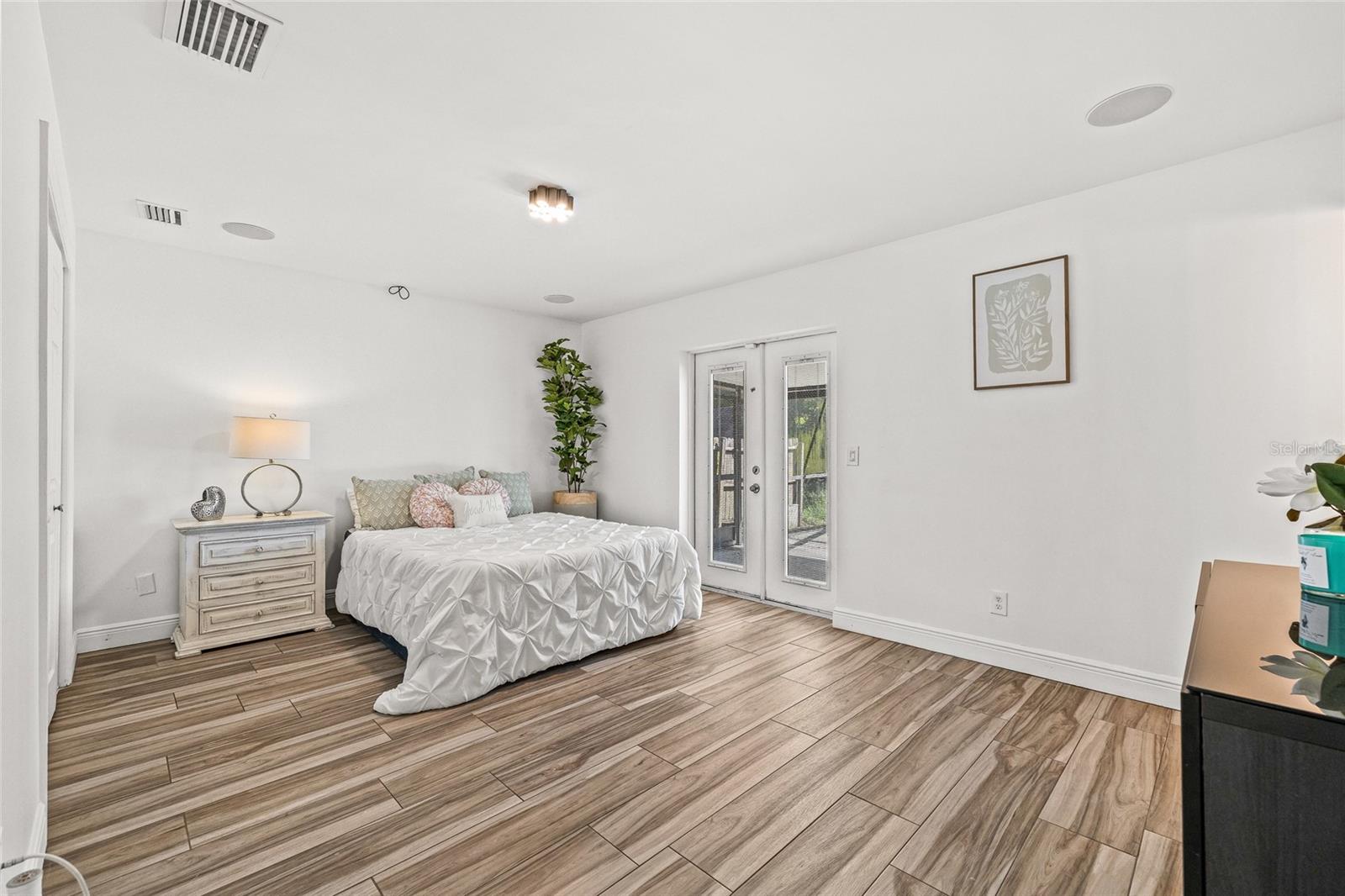 5003 PRESIDENTIAL ST