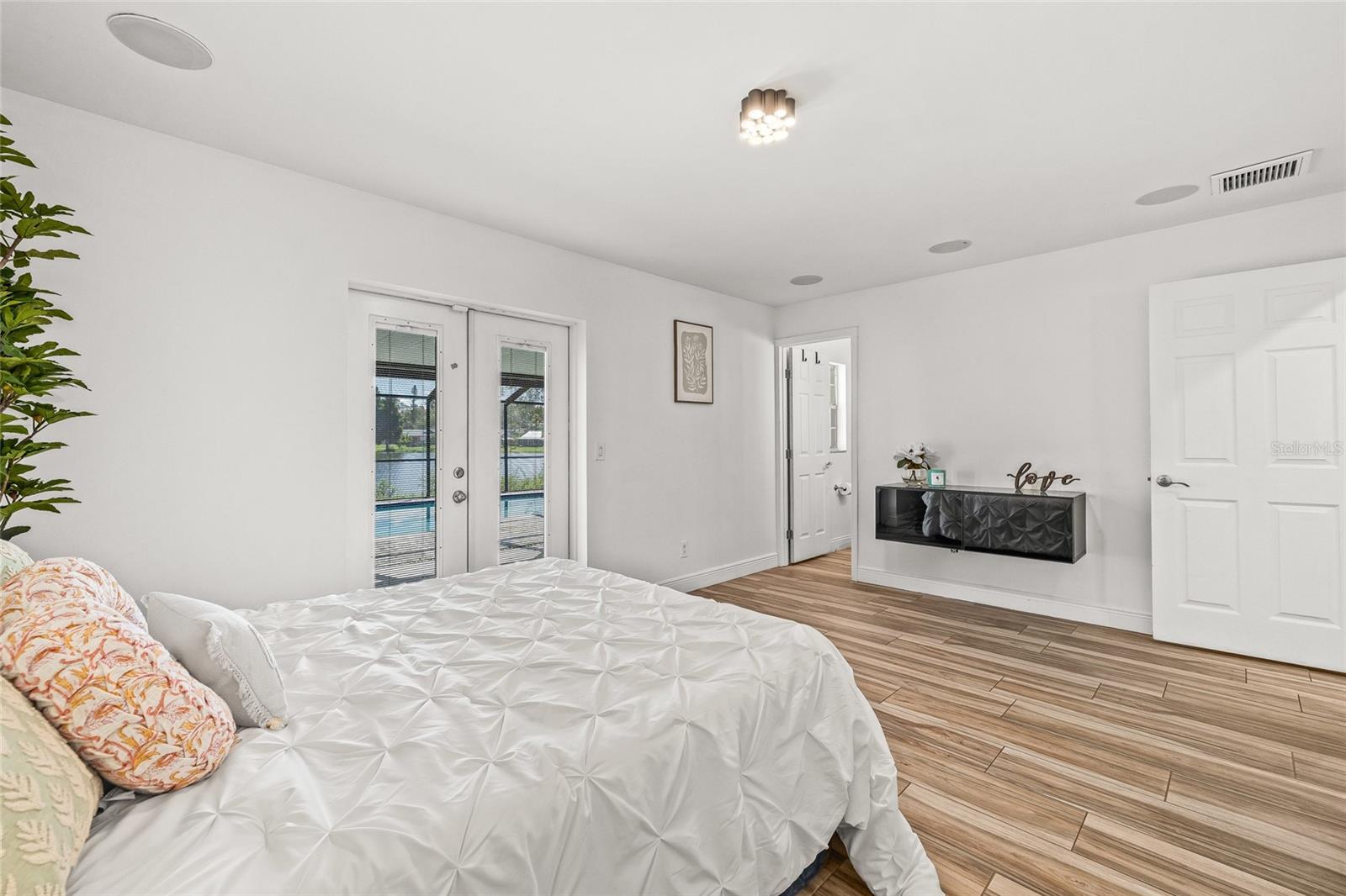 5003 PRESIDENTIAL ST