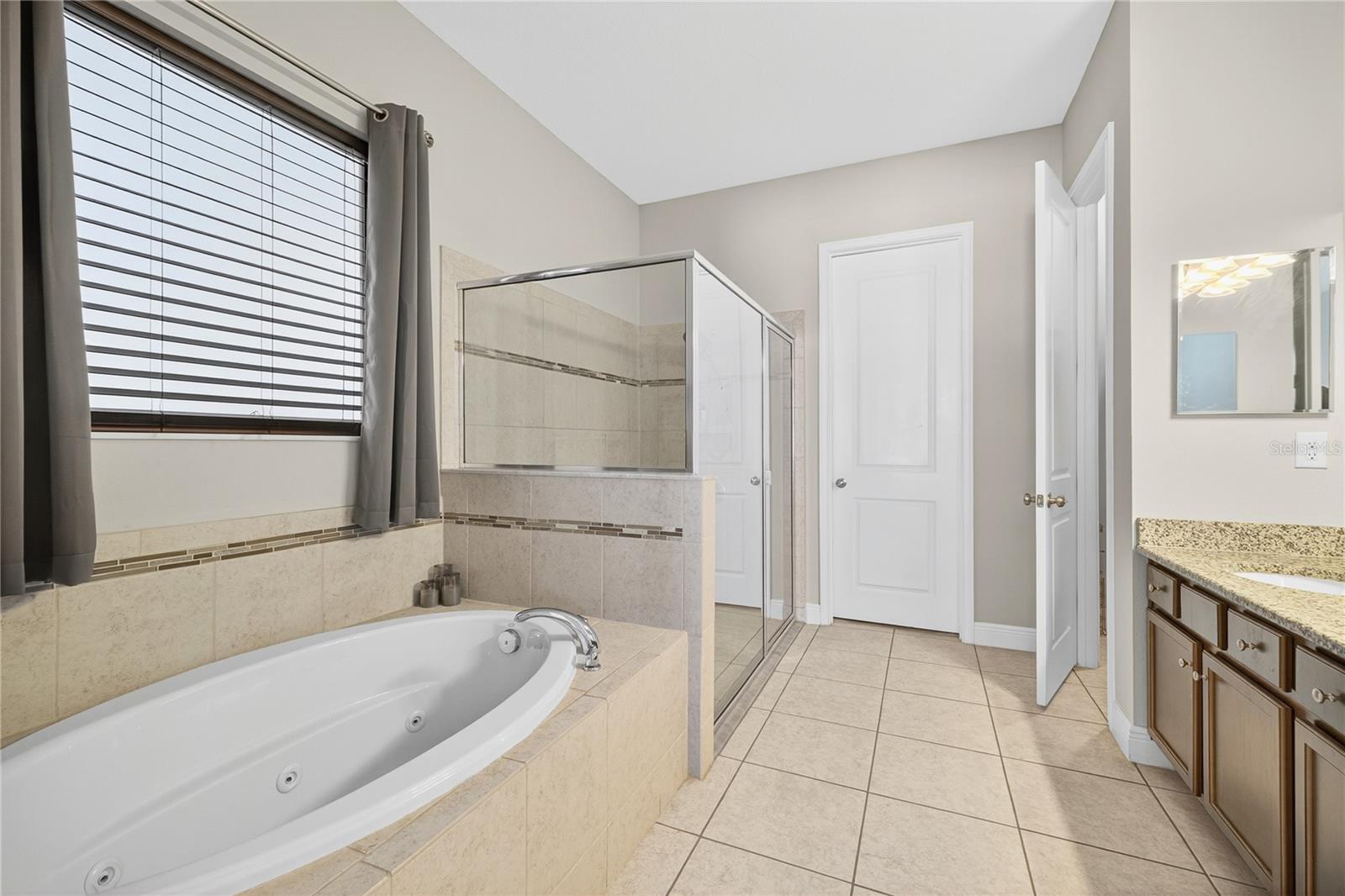 4002 SALIDA DELSOL DR