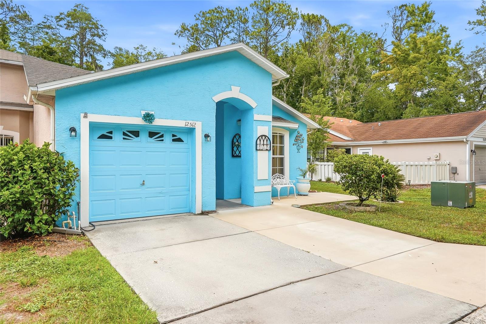 12512 HOLLYBROOK LN