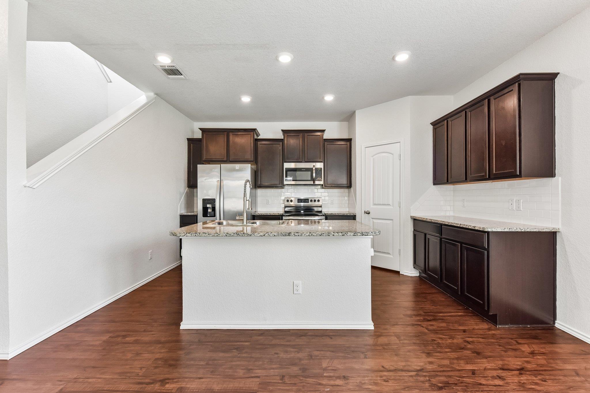 105 GREEN JAY DR