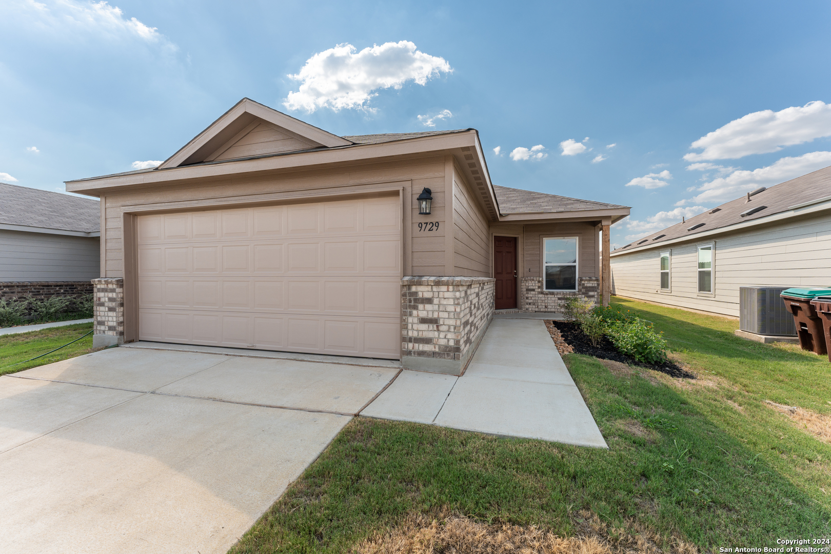 9729 Ebony Place