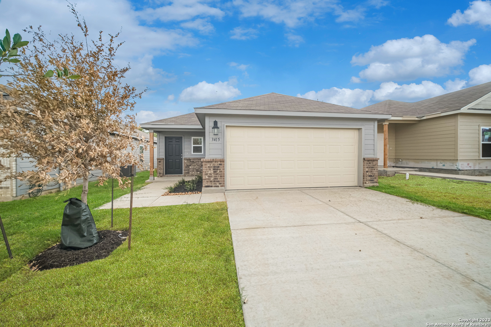 20811 Maple Grove