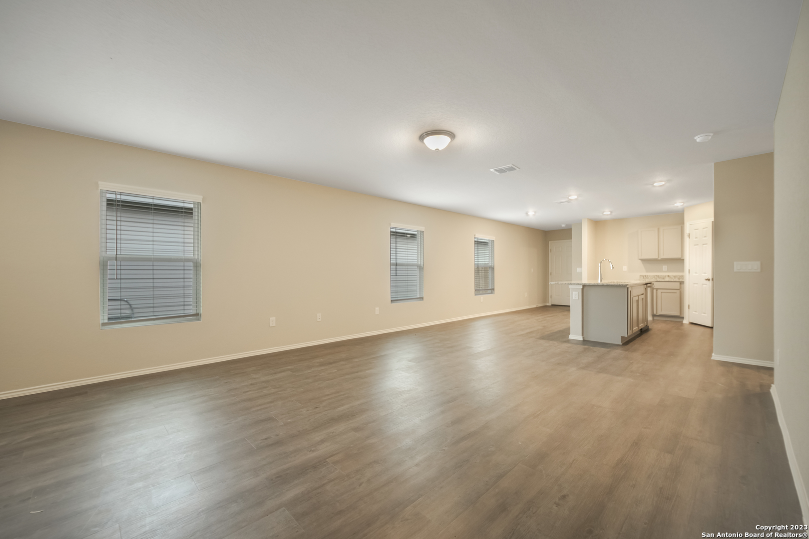 20811 Maple Grove